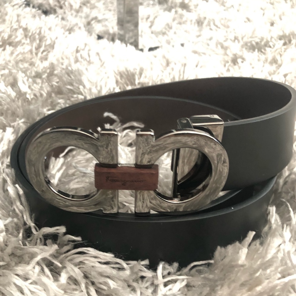 Men’s Ferragamo belt